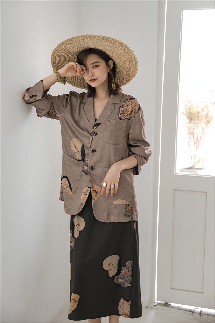 Japanese styled human face graphics print women blazer, earth tone graphics jacket, long sleeves suit