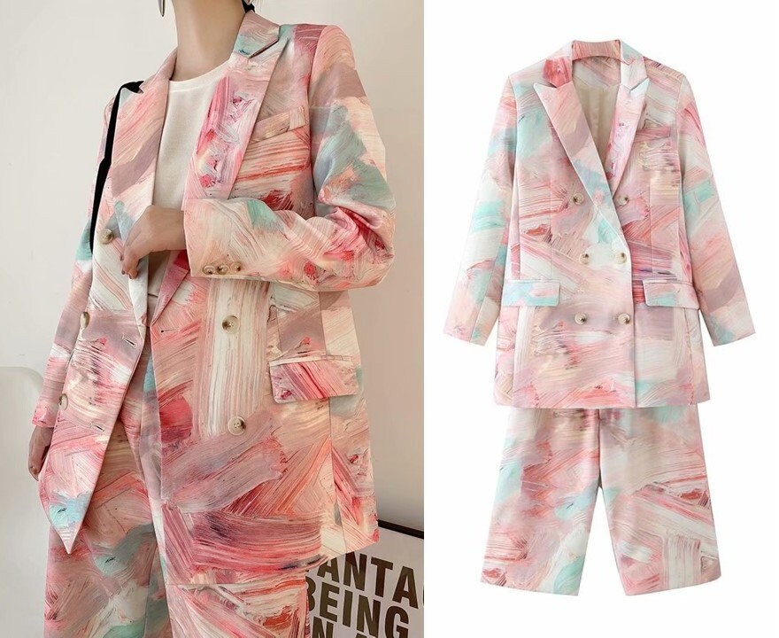 Pink Tie Dye Blazer + Shorts, Woman Suit Jacket Graffiti Pattern Short Pants Painting Strokes for Smart Casual/ Formal/ Gift for her