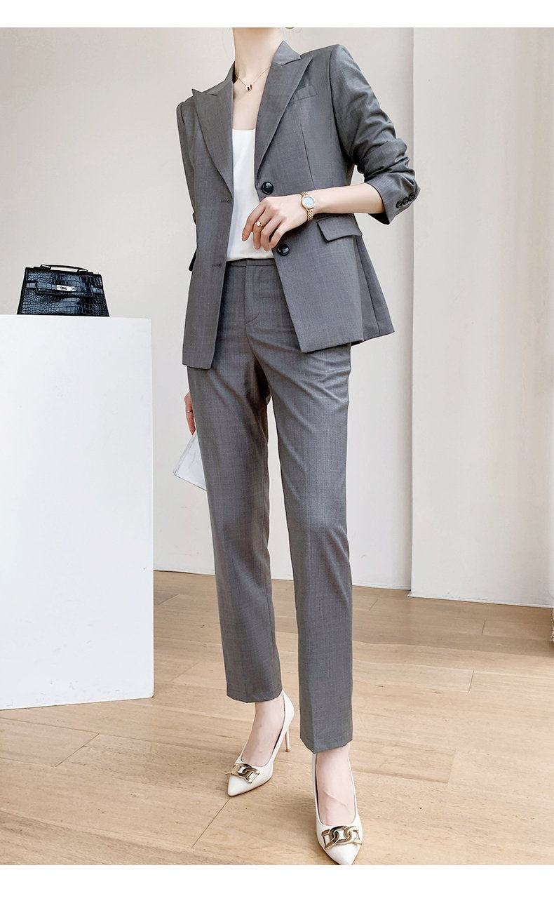 Gray women slim cut pantsuit, designer woman modern blazer + vest + pants suit set, Smart Causal Formal Office Party Event Prom Wedding