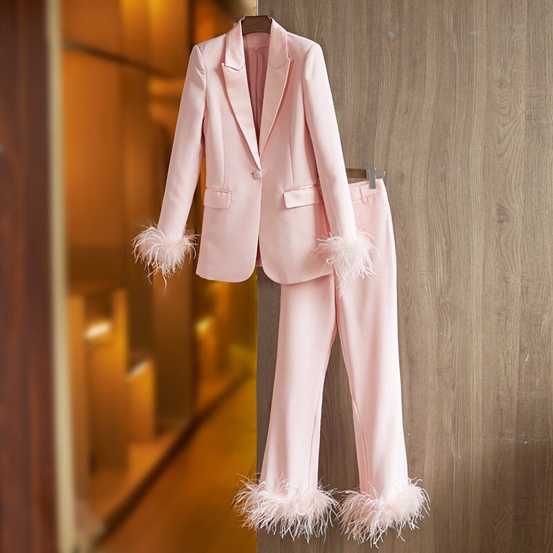 Women Funky Pantsuit, Faux Feather Trim One Button Blazer + Mid Waist Cropped Trousers Suit Pantsuit Pink / White / Black for wedding, party