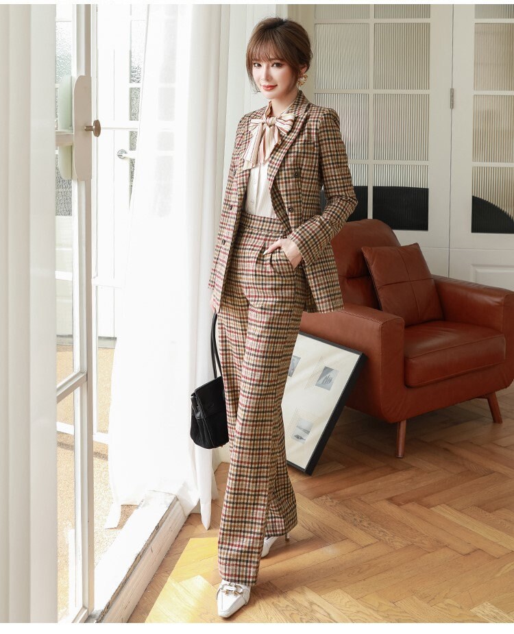 Retro checked Coffee Pantsuit. Designer women slim cut blazer + wide leg pants sprint summer smart casual formal office wedding prom